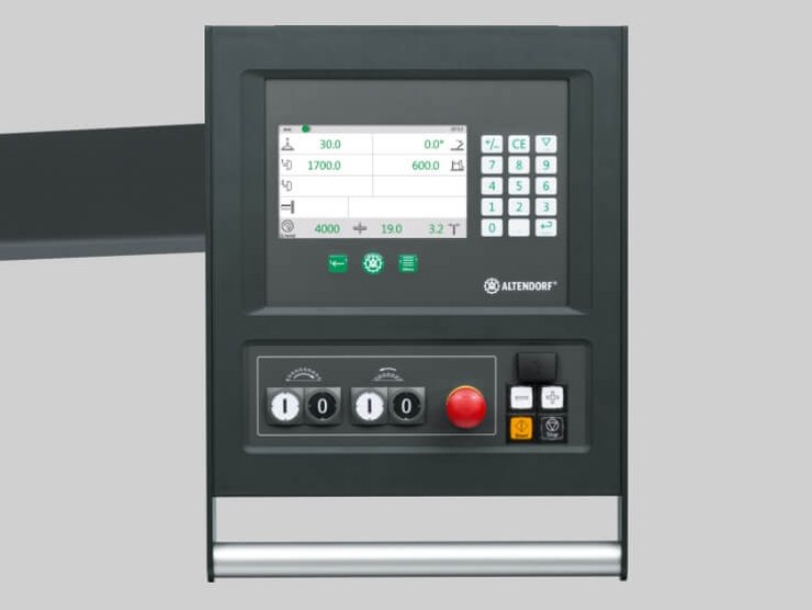 EvoDrive-Steuerung der Altendorf F 45 mit 7-Zoll-Touchscreen und separater Zifferntastatur