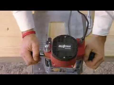 Schwalbenschwanzverbindung im Holzbalken, gefräst mit ARUNDA und Mafell – Videostandbild