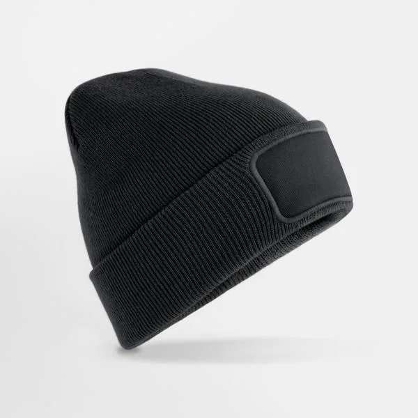 Beechfield Beanie B445 mit Aufnäher für Ihr Logo, Seitenansicht