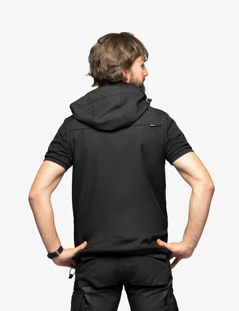FHB Softshell-Weste JUSTUS, am Modell von hinten